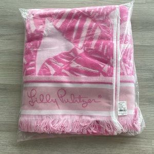 Lilly Pulitzer pink GWP towel nwt